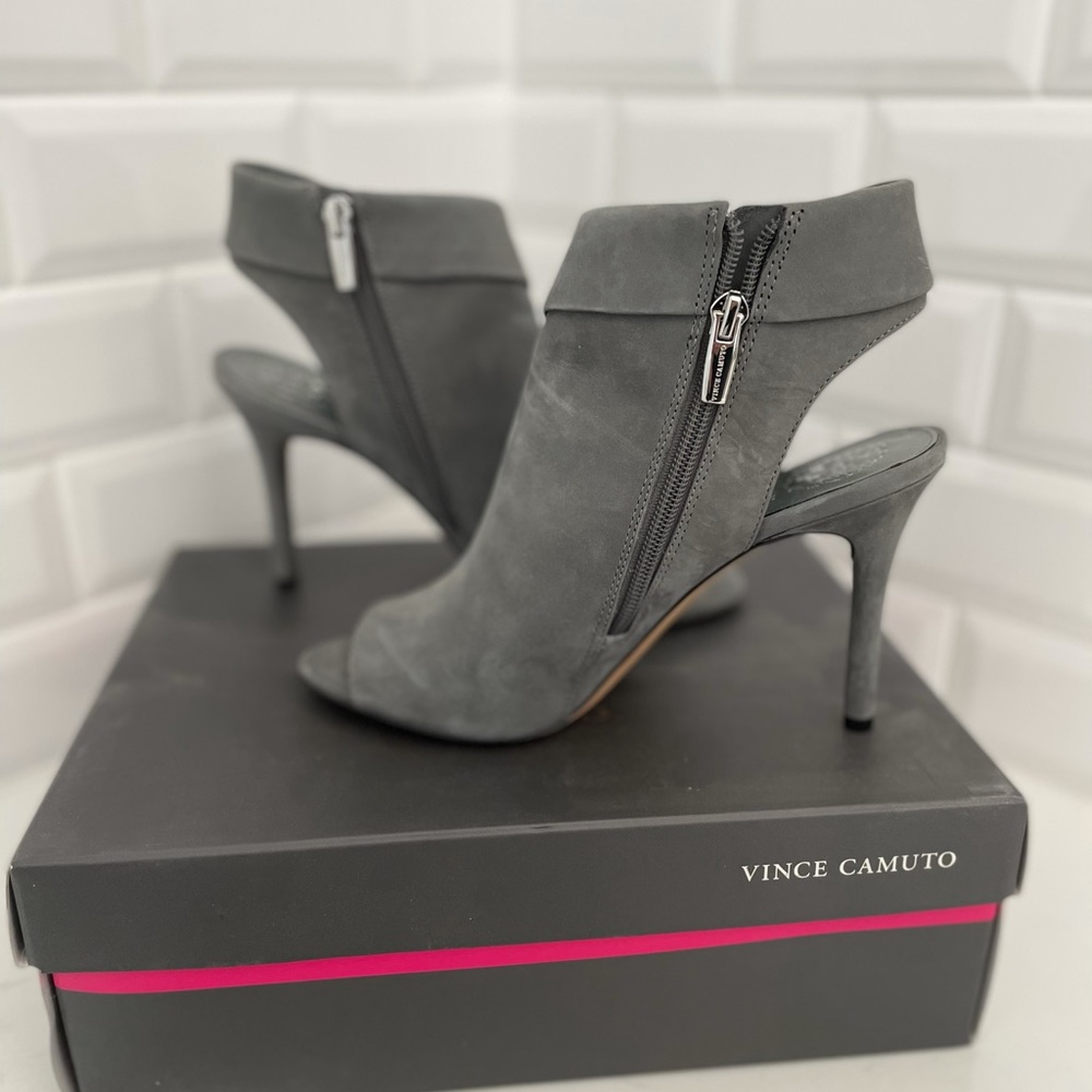 Vince Camuto 8.5 grey heels